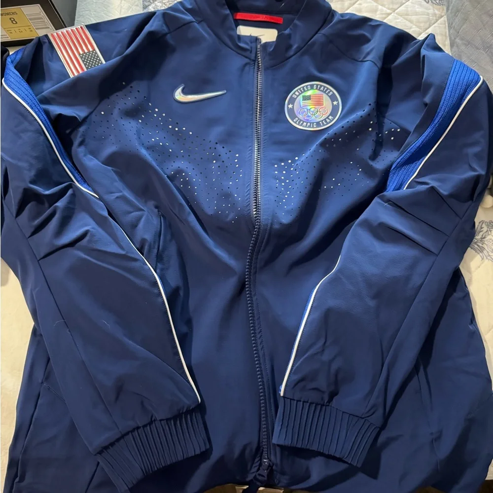 Nike Team 2024 Olympic USA Podium Blue & Silver Jacket Women’s Size Small NWT - Picture 11 of 14
